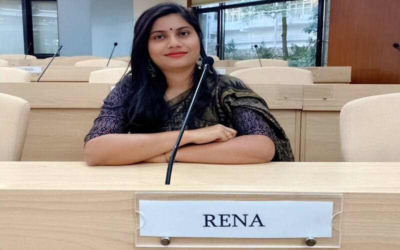 झारखंड के गांव से निकलकर इस तरह Rena Jamil बनी IAS Officer