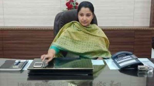 Success story of IAS Rukmini Riar in Hindi