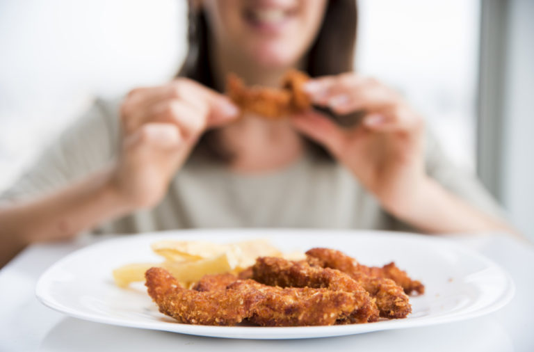 Sapne me Chicken Khana : सपने में चिकन खाना कैसा माना जाता है ?