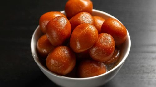 Sapne me Gulab Jamun Dekhna